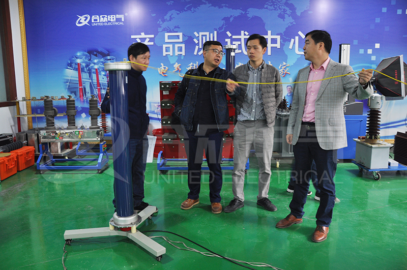 冲击电压发生器试验现场
