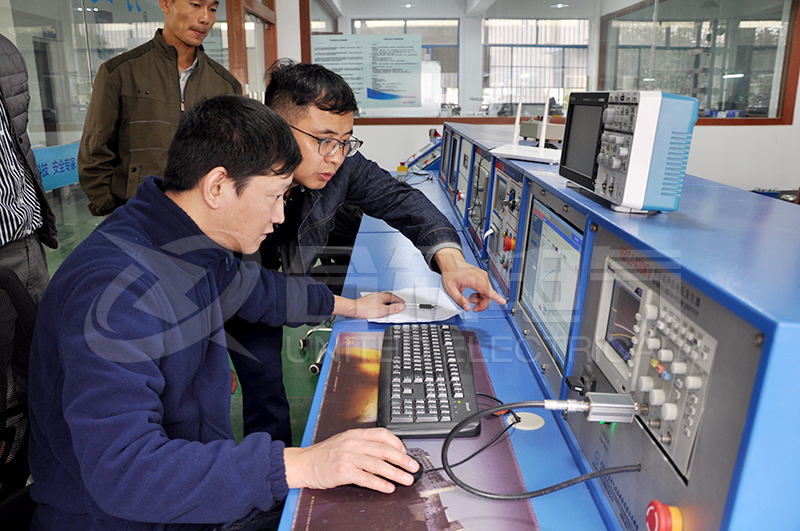 冲击电压发生器试验现场