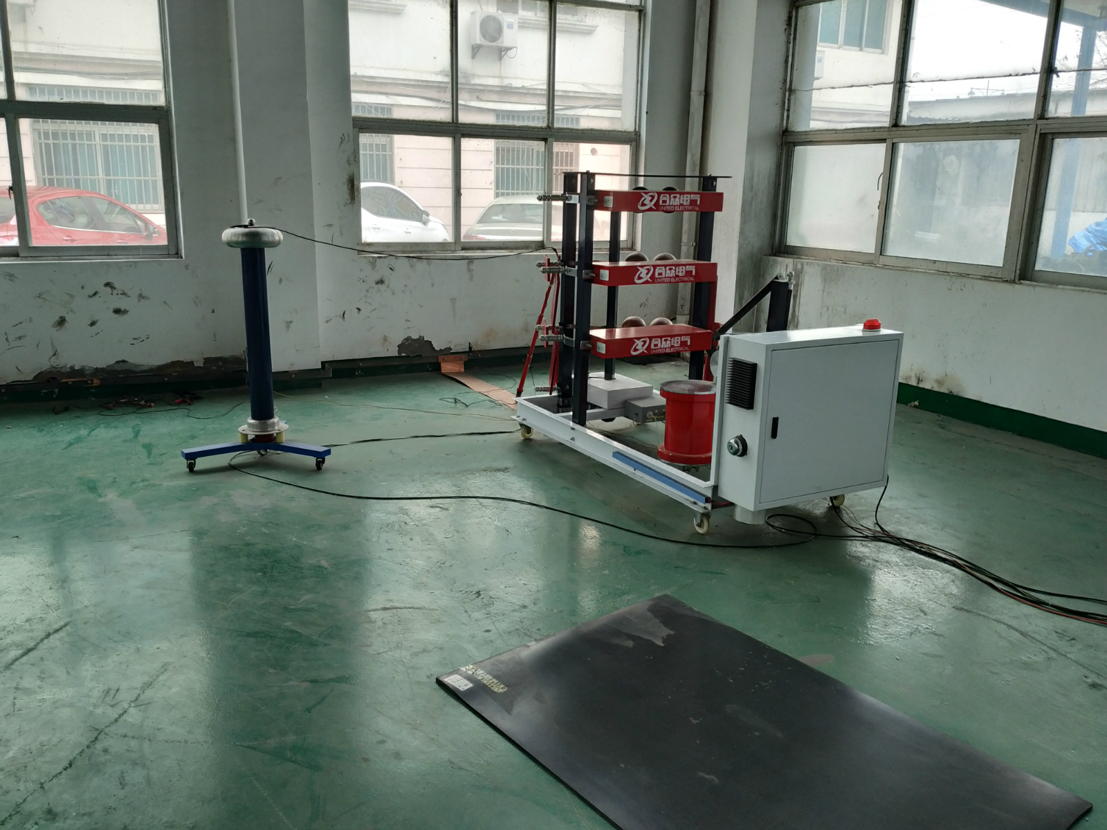 冲击电压发生器