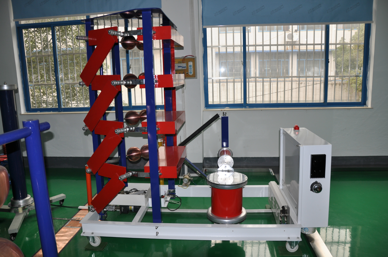 雷电冲击电压发生器