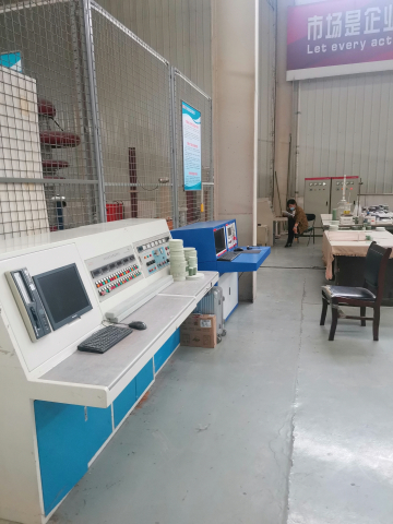 冲击电压发生器