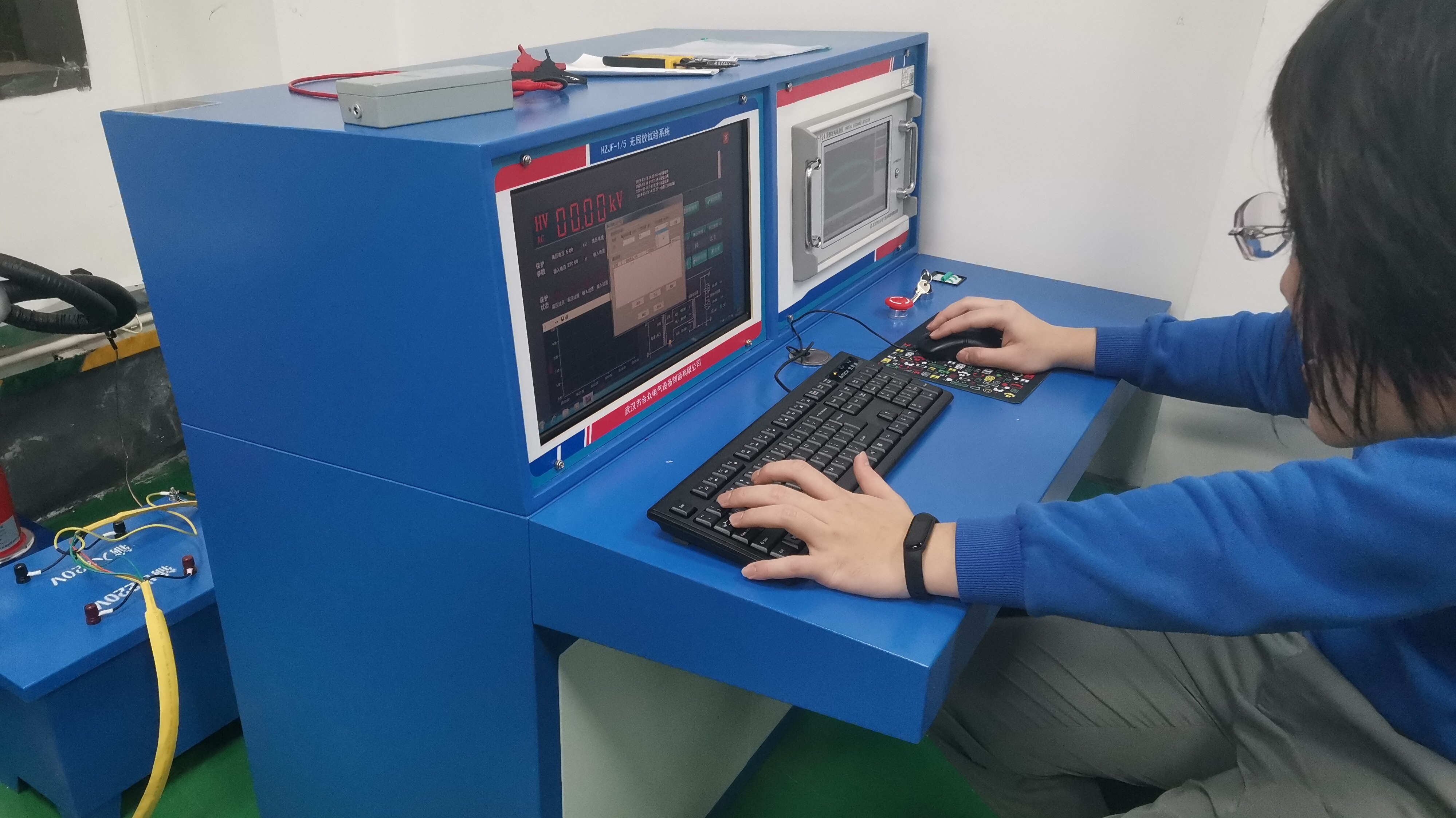 无局放耐压试验装置